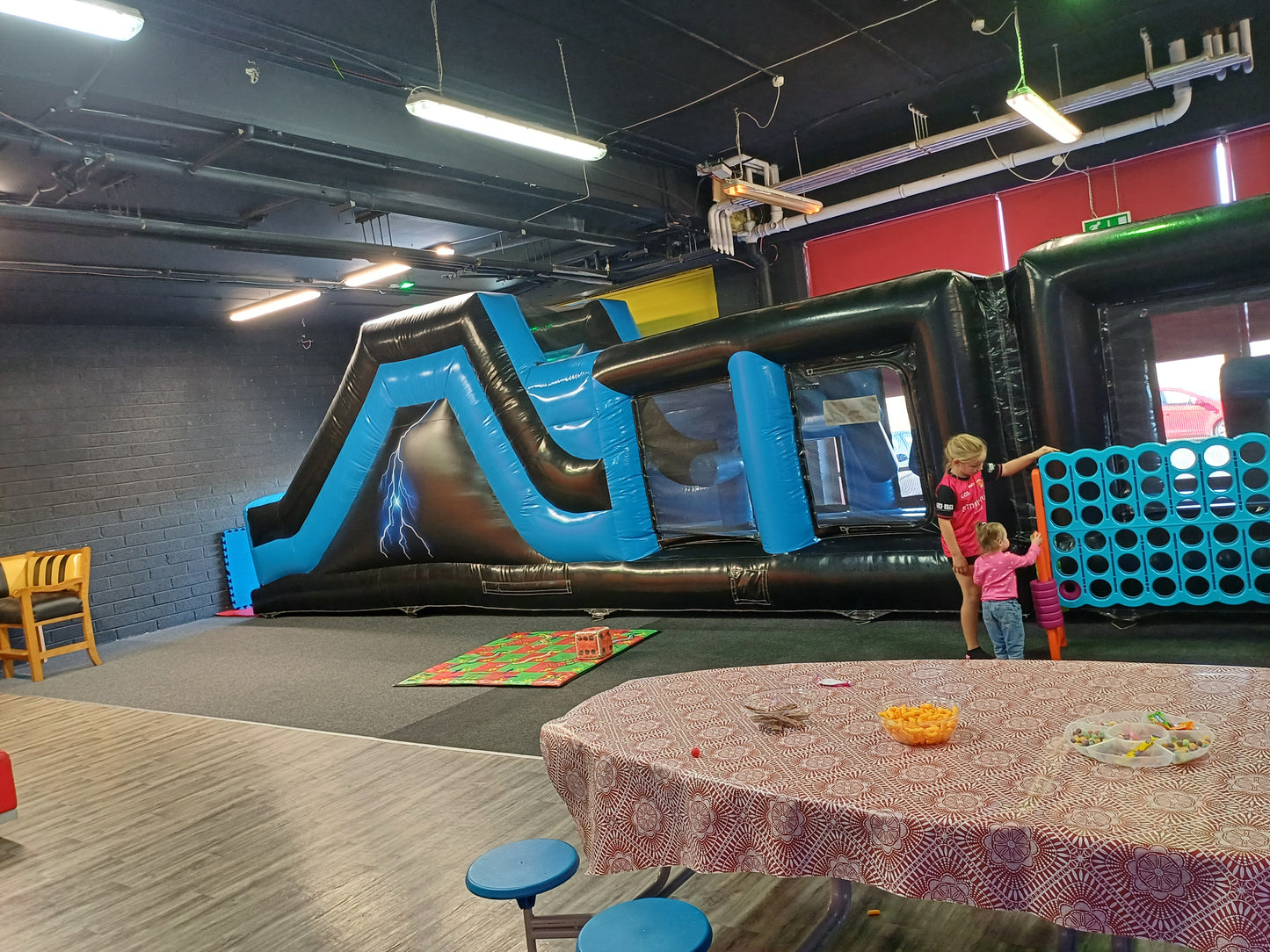 1 hour Big Bouncy Castles & Disco Party